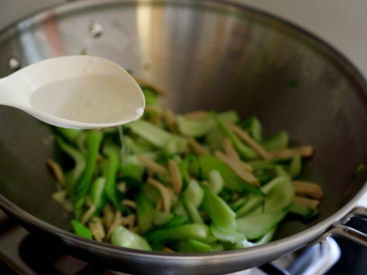 青菜怎么炒好吃又嫩(青菜怎么炒好吃大全)