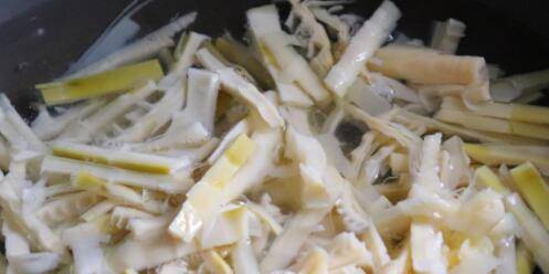 细竹笋怎么处理(细竹笋怎么处理去掉苦涩味)