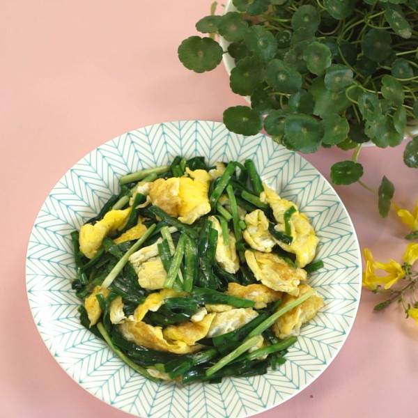 韭菜鸡蛋怎么炒最好吃呢(韭菜鸡蛋怎么炒家常菜)