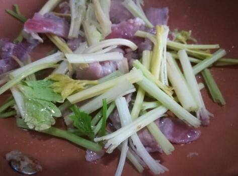 平乐粉利怎么炒不粘锅(粉利怎么做好吃又简单)