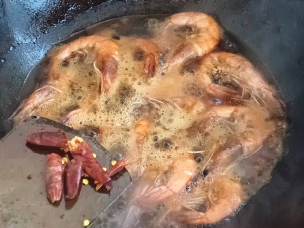 虾怎么炒好吃家常(家常的虾怎么炒好吃)