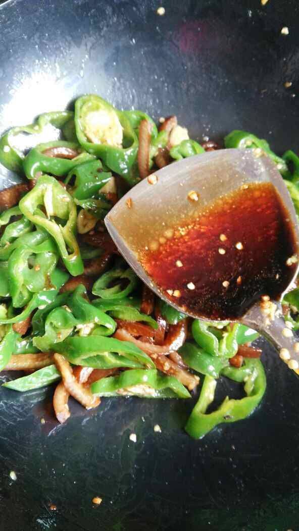 螺丝椒怎么切怎么炒(螺丝椒要怎么炒才又香又辣)