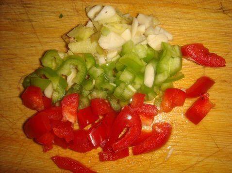 河虾怎么炒好吃(河虾怎么炒才好吃的做法大全)