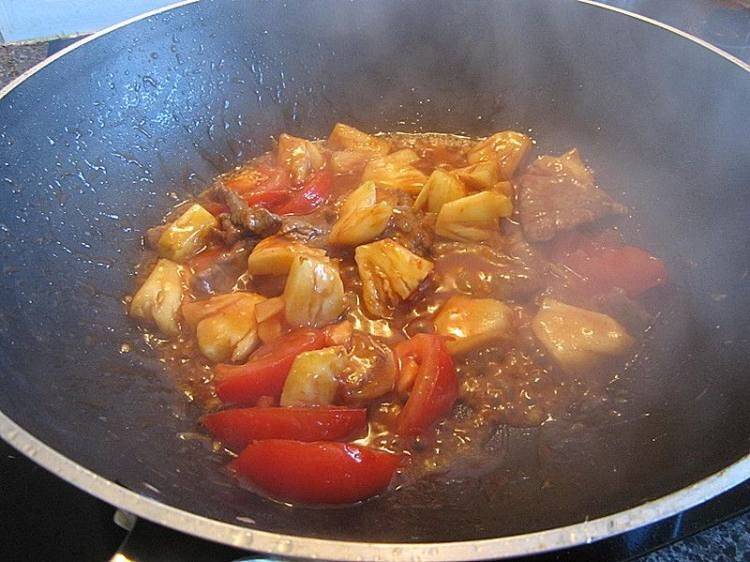 番茄炒牛肉块做法(番茄炒牛肉是怎么做的)