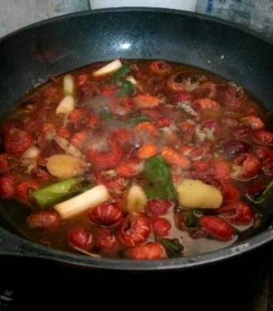 怎么炒龙虾最简单(怎么炒龙虾尾)