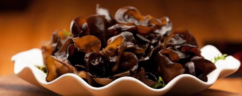 泡好的黑木耳隔夜还能炒着吃吗(泡好的黑木耳隔夜不能吃)