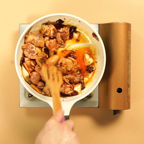 鸡怎么炒好吃又简单家常(鸡丸怎么炒好吃又简单)