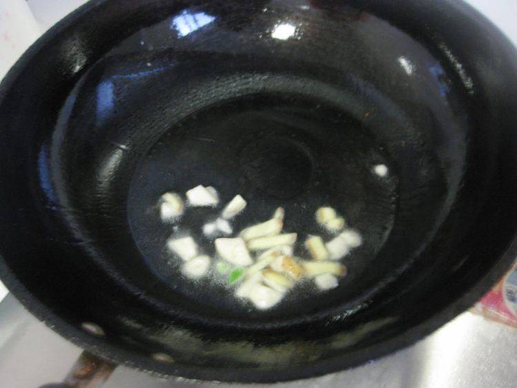 卤肉怎么炒好吃呢(卤肉怎么炒好吃又简单)