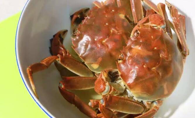 蒸螃蟹需要多长时间放什么料(蒸螃蟹需要多长时间最好吃)