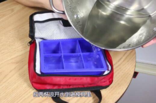 冰块怎么做不用模具(冰块怎么做才透明)