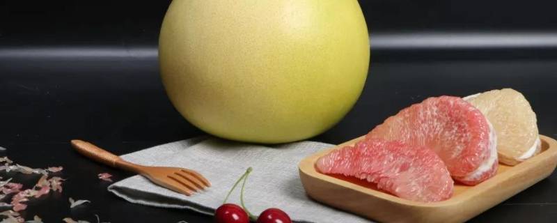 柚子上有霉点可以吃吗(柚子表面发一点霉还能吃吗)