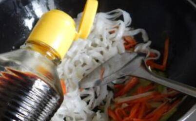 商业版炒凉皮(绝味凉皮的正宗做法)