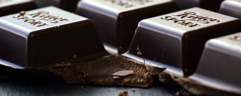 德芙纯黑巧克力热量(一小块巧克力的热量等于几碗米饭)