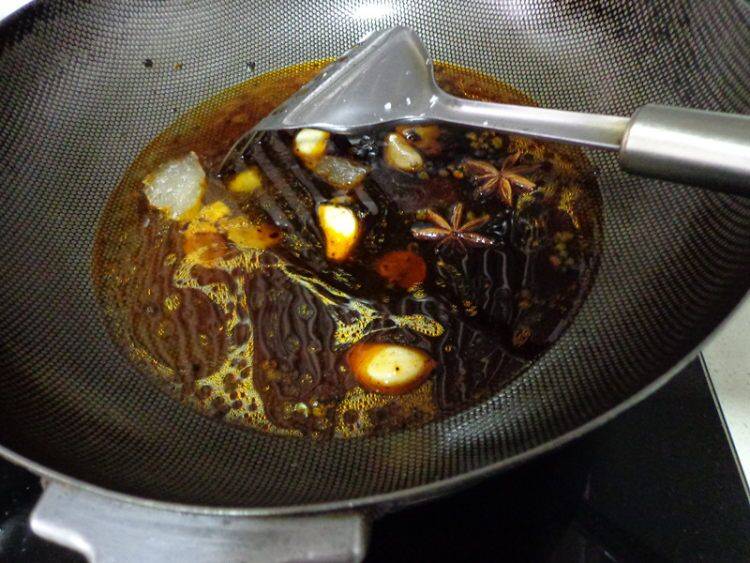 红烧凤爪的最简单做法(辣炒凤爪)