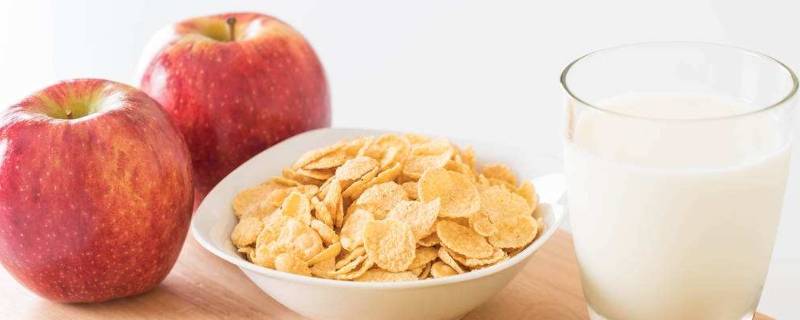 苹果榨汁里面可以放牛奶吗(苹果榨汁可以加牛奶吗)