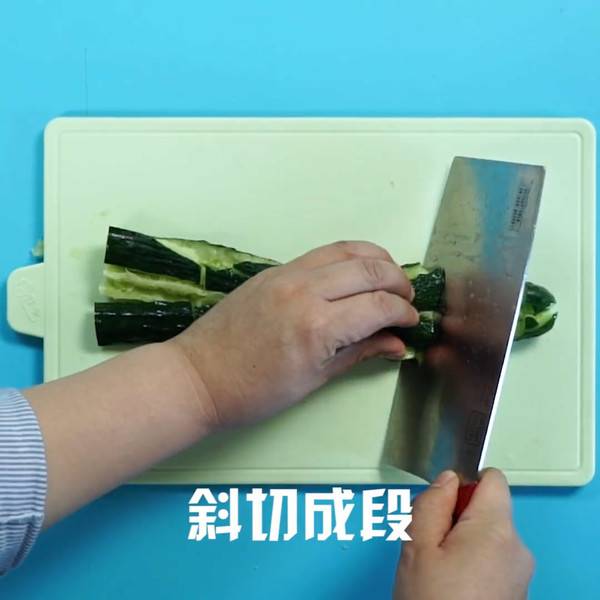 拍青瓜最简单的做法(拍青瓜怎么做好吃又脆)