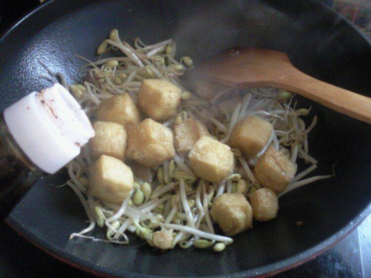 豆泡怎么炒简单好吃(豆泡怎么炒好吃)