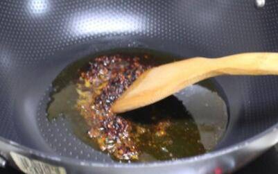 小河虾怎么炒菜好吃(怎么炒河虾最好吃)