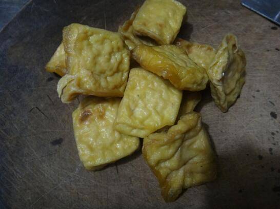 怎么炒豆干(怎么用芹菜炒豆干好吃)