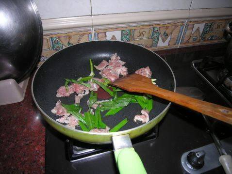 凤尾菇怎么炒着吃(炒凤尾菇的正确方法)