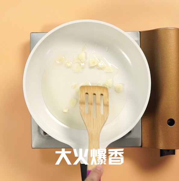 四季豆怎么炒才好吃(四季豆怎么炒才不会发黑)