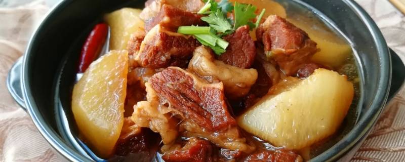 常用的煮肉调料有哪些(过年煮肉放什么调料)