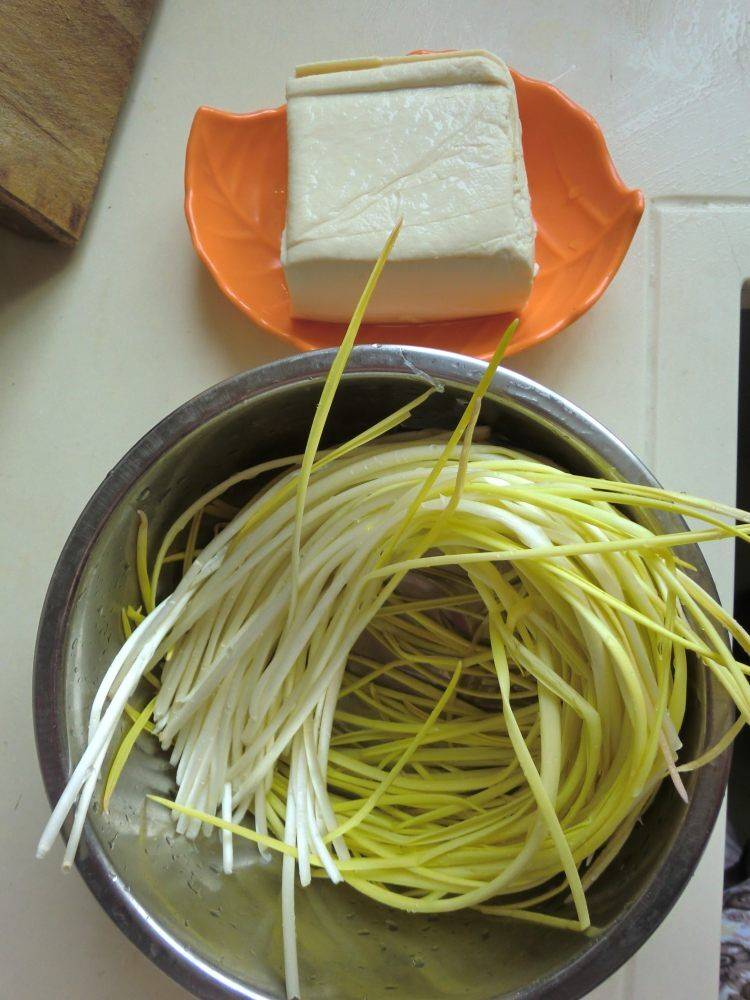 炒豆腐怎么做(炒豆腐怎么做才好吃)