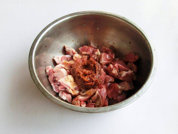 微波炉烤羊肉串230度烤几分钟(烤箱烤羊肉串烤箱温度和时间)