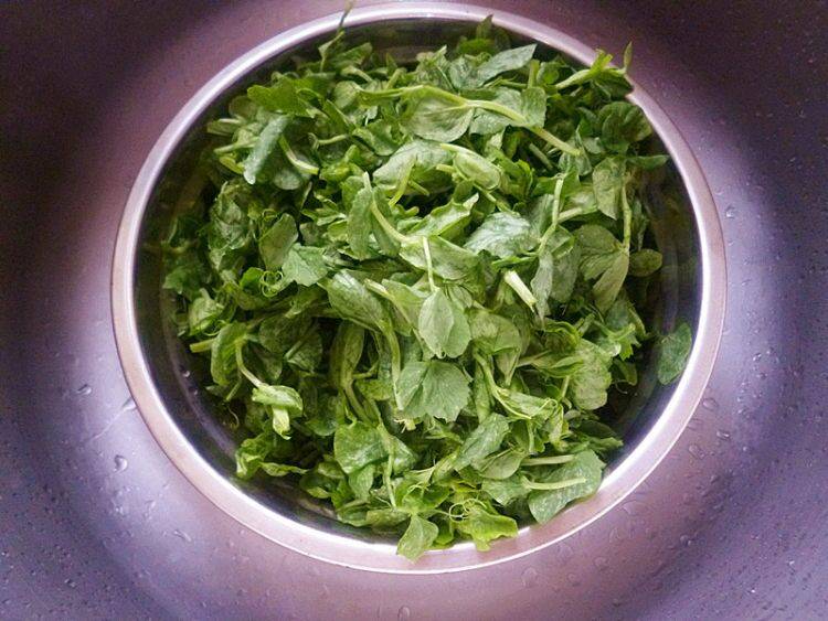 豌豆的家常做法(豌豆尖怎么做好吃豌豆炖鱼)