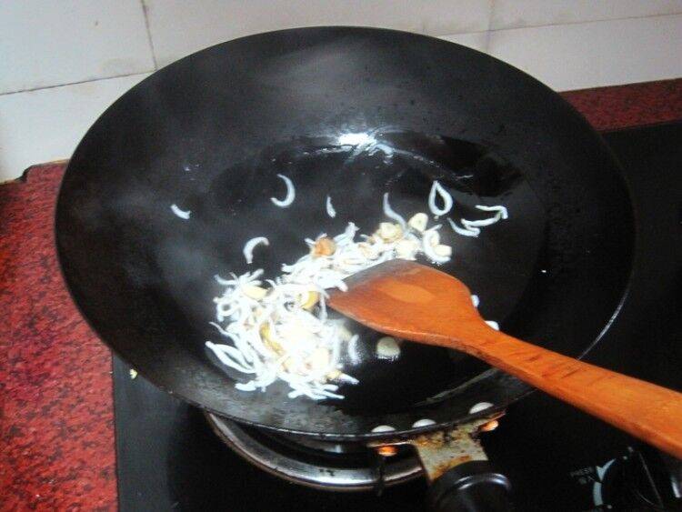 小银鱼怎么做好吃又简单家常(小银鱼怎么做好吃又简单家常的)