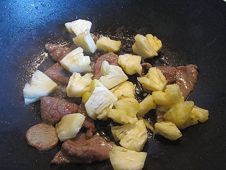 番茄炒牛肉块做法(番茄炒牛肉是怎么做的)