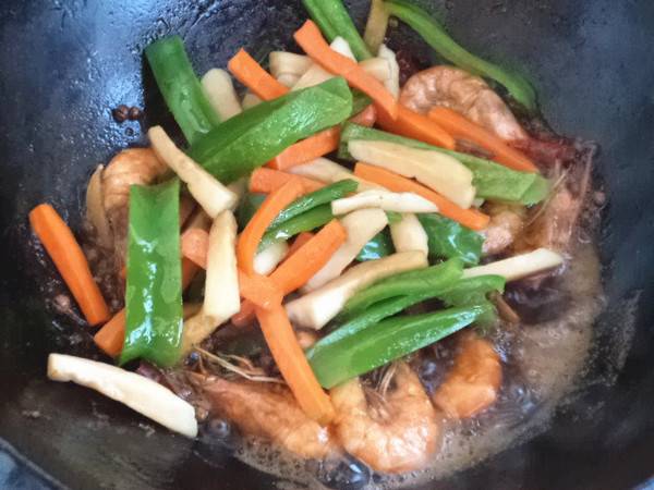 虾怎么炒好吃家常(家常的虾怎么炒好吃)