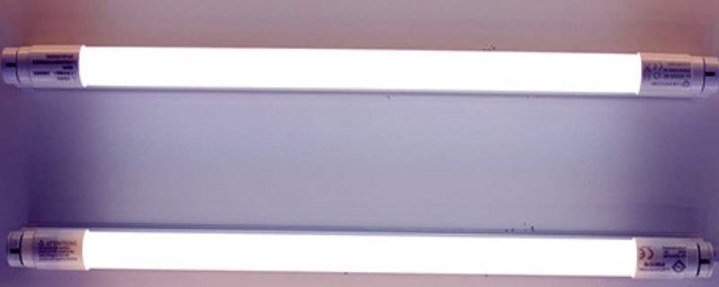 日光灯有紫外线吗要涂防晒吗(日光灯有紫外线么)