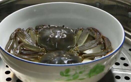 蒸螃蟹需要多长时间放什么料(蒸螃蟹需要多长时间最好吃)