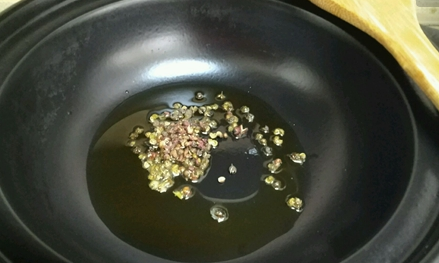 花椒怎么炒的香(花椒怎么炒才又麻又香)