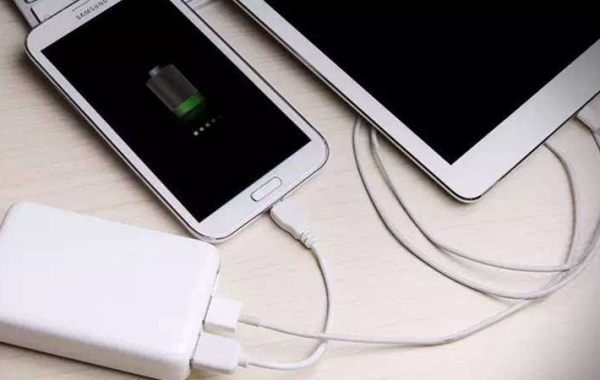 为什么苹果手机充到80%就充不进去了只有关机才能充进(苹果手机充了80就充不进去了)