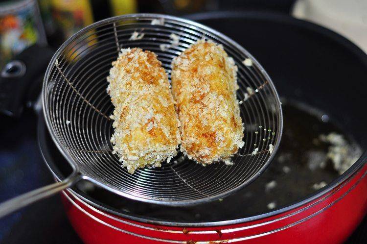 香蕉能做什么简单的美食呢(香蕉能做什么简单的美食视频)