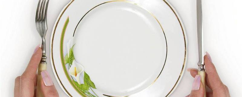 西餐刀叉拿法(西餐刀叉拿法视频)