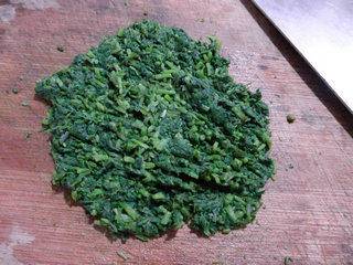 炒艾叶生姜可以治感冒吗(炒艾叶贴肚脐做法)