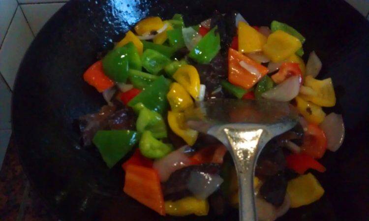 怎么炒风干牛肉的做法(风干牛肉和什么炒好吃)