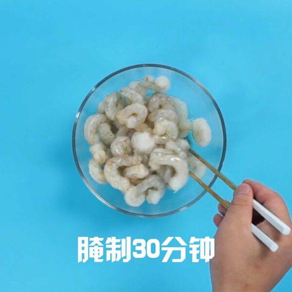 炒虾仁怎么炒(炒虾仁怎么炒才能更好吃呢)