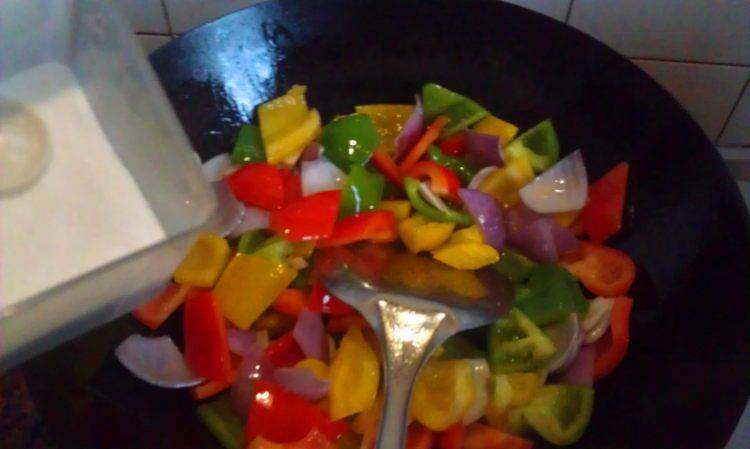 怎么炒风干牛肉的做法(风干牛肉和什么炒好吃)