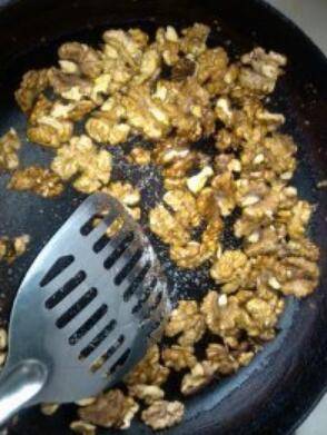 核桃怎么炒熟打粉(核桃怎么炒熟用什么方法)