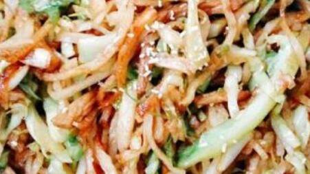 大白菜炒饼丝怎么炒好吃窍门(豆芽炒饼丝怎么炒才好吃窍门)