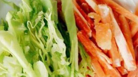 大白菜炒饼丝怎么炒好吃窍门(豆芽炒饼丝怎么炒才好吃窍门)