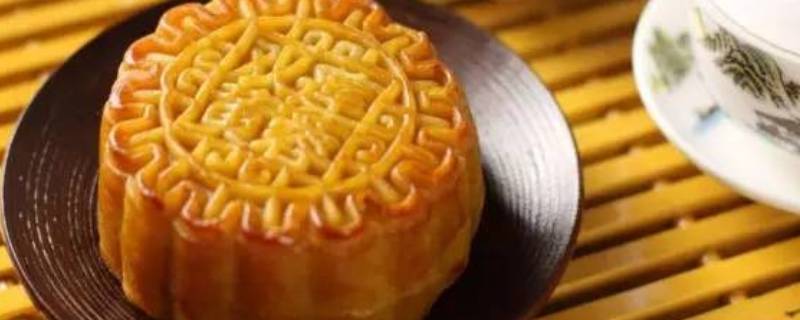 什么原因导致月饼颜色变深(月饼底部潮湿是什么原因呢)