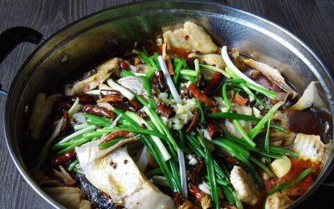 煮鱼可以放醋吗(炖鱼放醋的最佳时间)