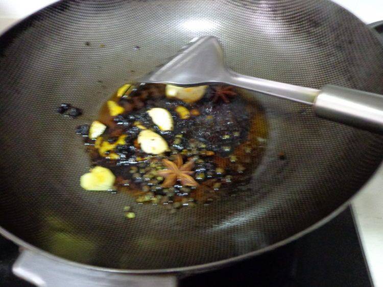 红烧凤爪的最简单做法(辣炒凤爪)