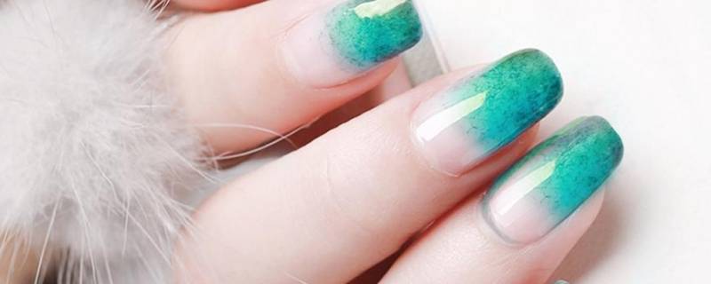 冬天甲油胶粘稠怎么办(冬天甲油胶粘稠不好涂开怎么缓解)