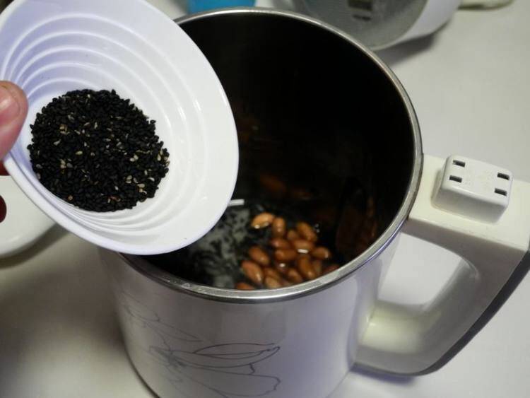 芝麻怎么做好吃又简单(芝麻怎么做好吃还香)